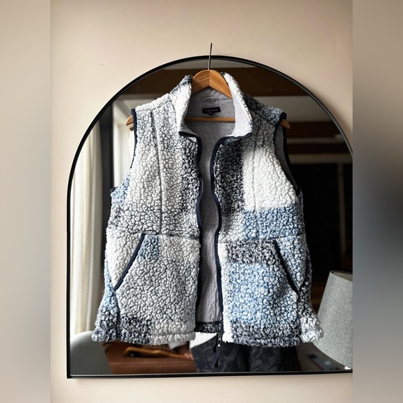 TRIBAL | fleece vest | size large - Picture 2 of 4